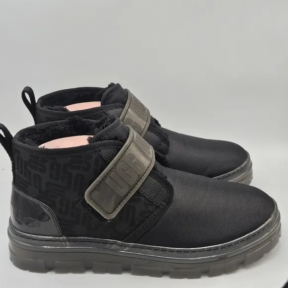 UGG NEUMEL CLEAR BLACK SUEDE SHEEPSKIN  lined ankle chukka Booties size 10