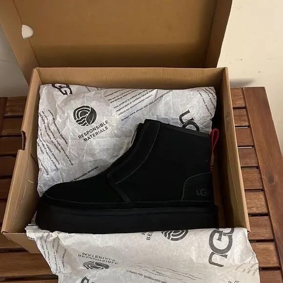 UGG Neumel Zip Platform Boots Black Women Size 9