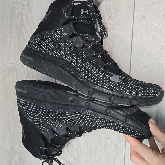 Under Armour Men The Rock  High Light  4501462039 Delta  Shoes Sneakers Sz 11.5