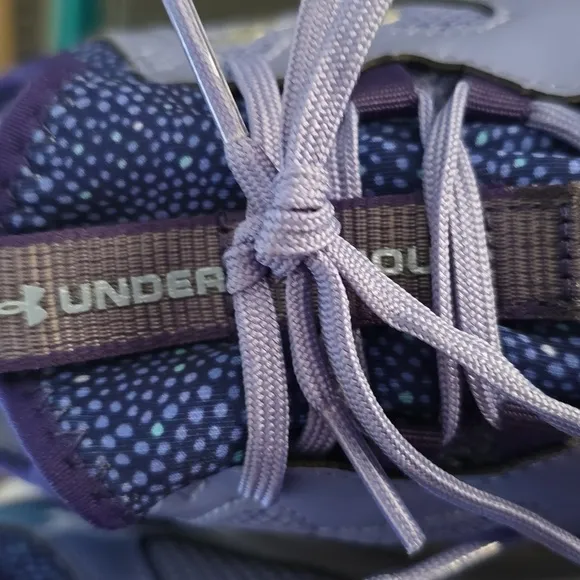 UNDER ARMOUR SIGNATURE GIRLS PURPLE ATHLETIC SHOES SIZE 6Y