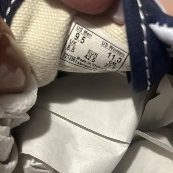Vans Men's Navy Sneakers, Size 9.5