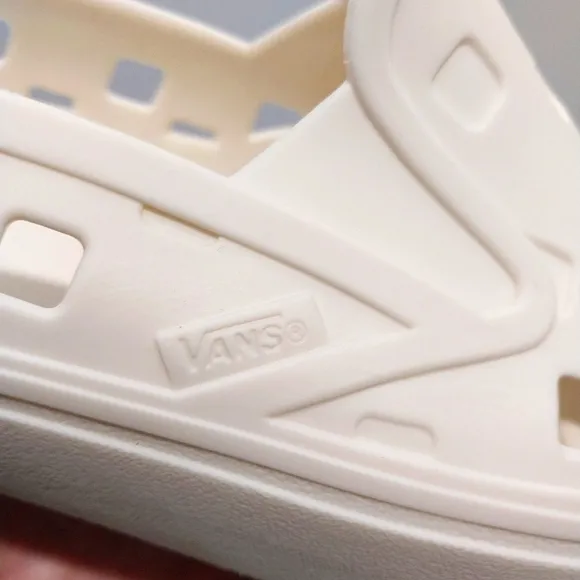 Vans TRK Slip-On Shoes, NWT, Size 10| EUR 43