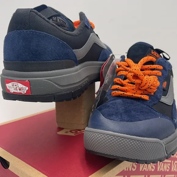 Vans WMNS Blue and Orange Sneakers Ultrarange ExoDress Blues/BlackVN0A5KS4LKV