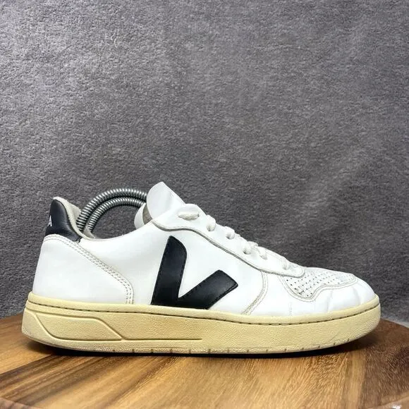 Veja V-10 Men's 8 White Black Sneakers Leather Lace-Up Low Top Athletic Casual