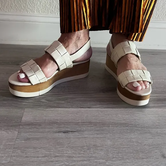 Veronica Beard Platform Sandals size 9