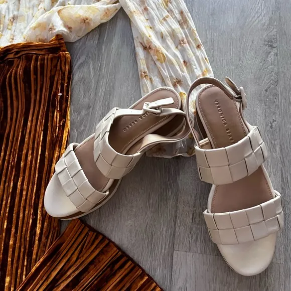 Veronica Beard Platform Sandals size 9