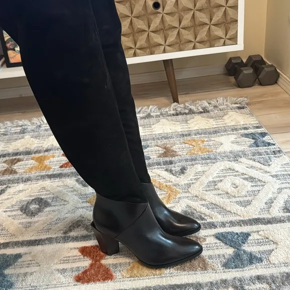 VINCE CAMUTO EYNIZELA Over The Knee Boots