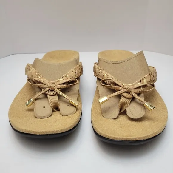 Vionic Bella Sandals Women's Size US 9 EU 40 Gold Cork Toe Post Slip Ons NIB