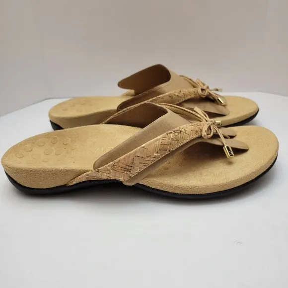 Vionic Bella Sandals Women's Size US 9 EU 40 Gold Cork Toe Post Slip Ons NIB