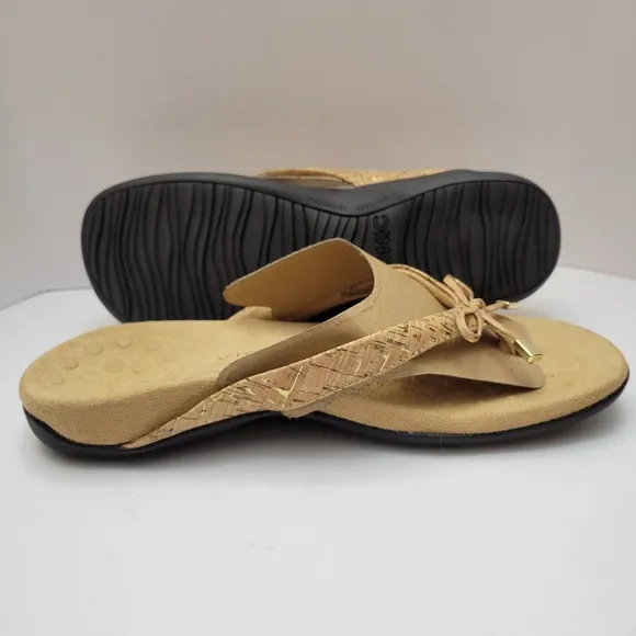 Vionic Bella Sandals Women's Size US 9 EU 40 Gold Cork Toe Post Slip Ons NIB
