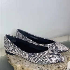 Vionic Caballo Natural Leather Snake Skin SlipOn Pointed Toe Ballet Flats Sz 8