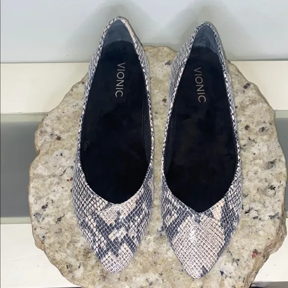 Vionic Caballo Natural Leather Snake Skin SlipOn Pointed Toe Ballet Flats Sz 8