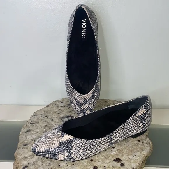 Vionic Caballo Natural Leather Snake Skin SlipOn Pointed Toe Ballet Flats Sz 8