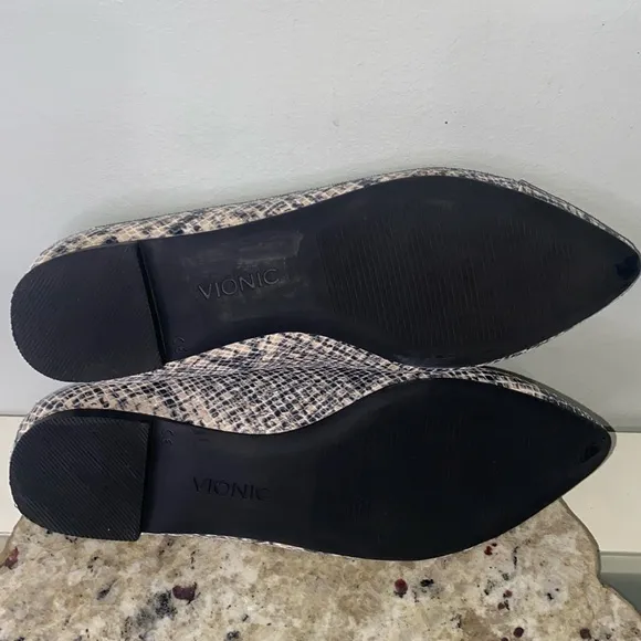 Vionic Caballo Natural Leather Snake Skin SlipOn Pointed Toe Ballet Flats Sz 8