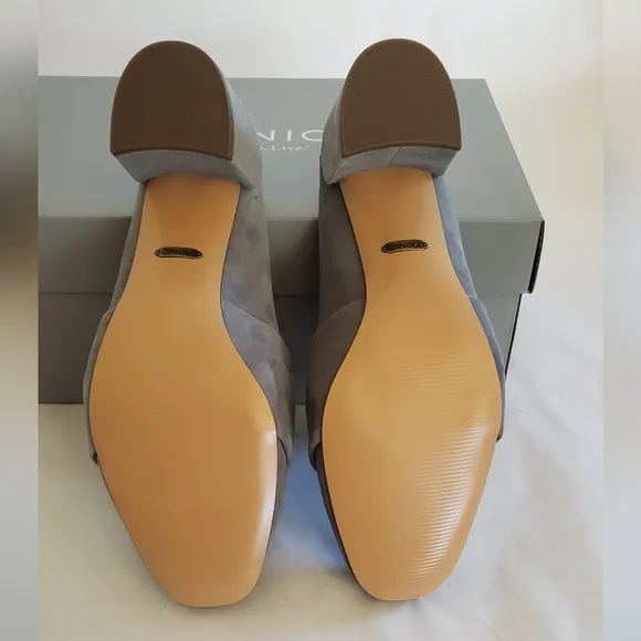 Vionic Women's Gray Slip-On Shoes NWOT size 9