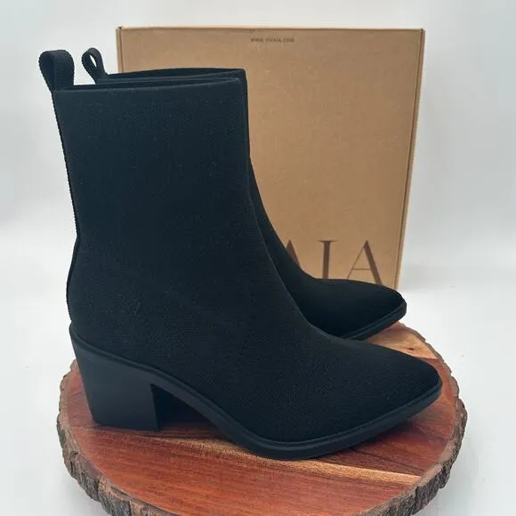 Vivaia Whitney Ankle Boot US 7.5 EU 38.5 Pointed Toe Slim Western Modern $160