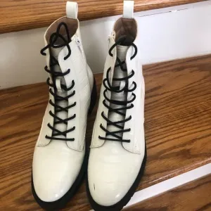 White Fashion Boots Size 10