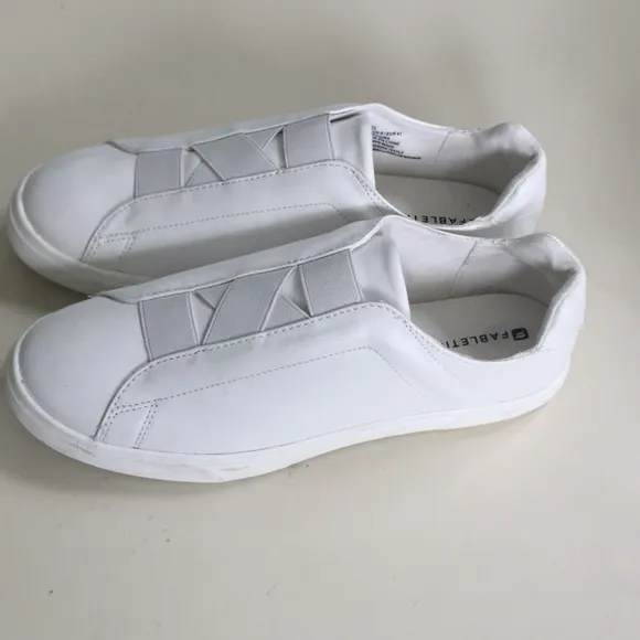 Women's Fabletics White Laurel Shoes Size 10
