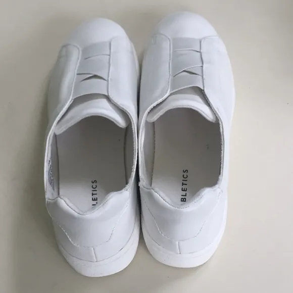 Women's Fabletics White Laurel Shoes Size 10