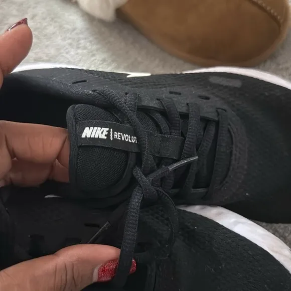 Women’s Nike Revolution sneaker women’s running shoes comfort sneakers size 6