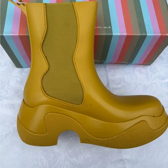 XOCOI rain boots