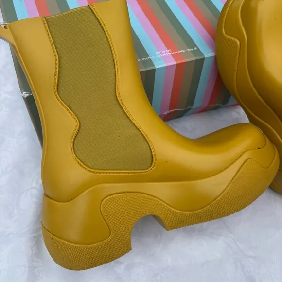 XOCOI rain boots