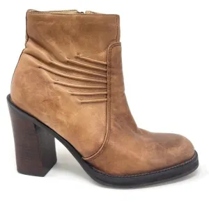 Zodiac Vintage Camel Colored Brazilian Leather Heeled Boots, Booties, Size 8M